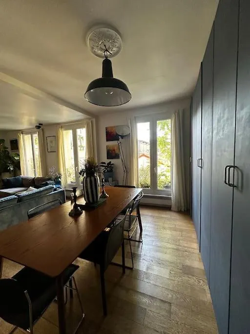 Charmant Appartement Parisien